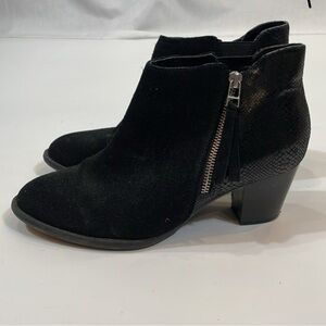 Vionic Boots Booties Black Leather Heeled Size 8.5